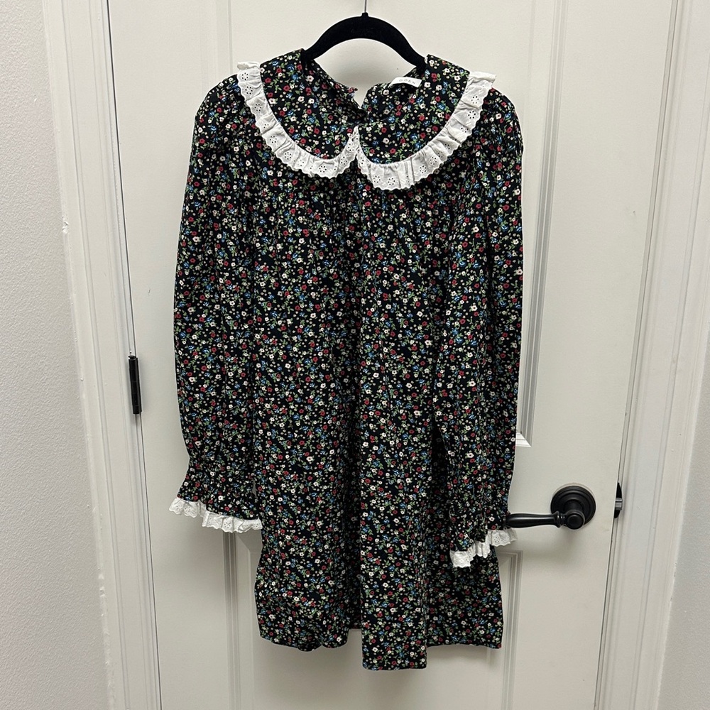 Floral Dress with Lace Collar
